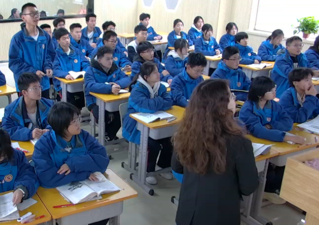 不同学段的特色设计出既契合学生认知又激起其爱好