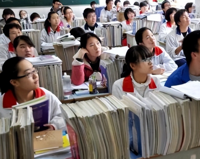 曾经上课得轮番运用设备现在每个班级都能同步展开