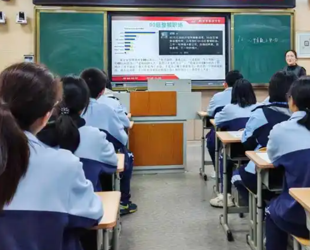 将庞大的差异教育理念转化为日常的实在画面需要坚实的实践途径