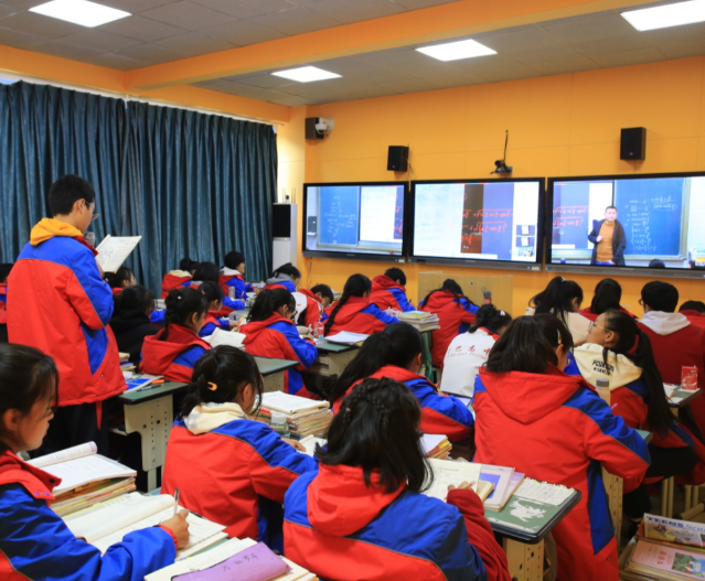 数据融通为区域学校数智化运用供给集约支撑与敞开生态 数据融通为区域学校数智化运用供给集约支撑与敞开生态