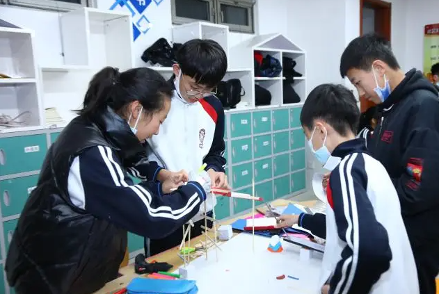 校园应着力打造一支契合层次教育要求的高水平双师型教师团队 校园应着力打造一支契合层次教育要求的高水平双师型教师团队